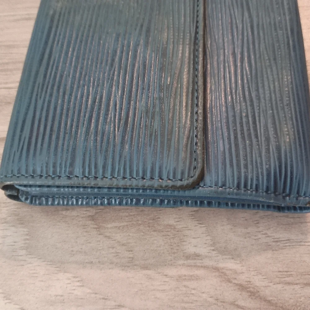 Authentic Louis Vuitton ELISE Medium Wallet Billfold EPI Blue Vintage Authentic